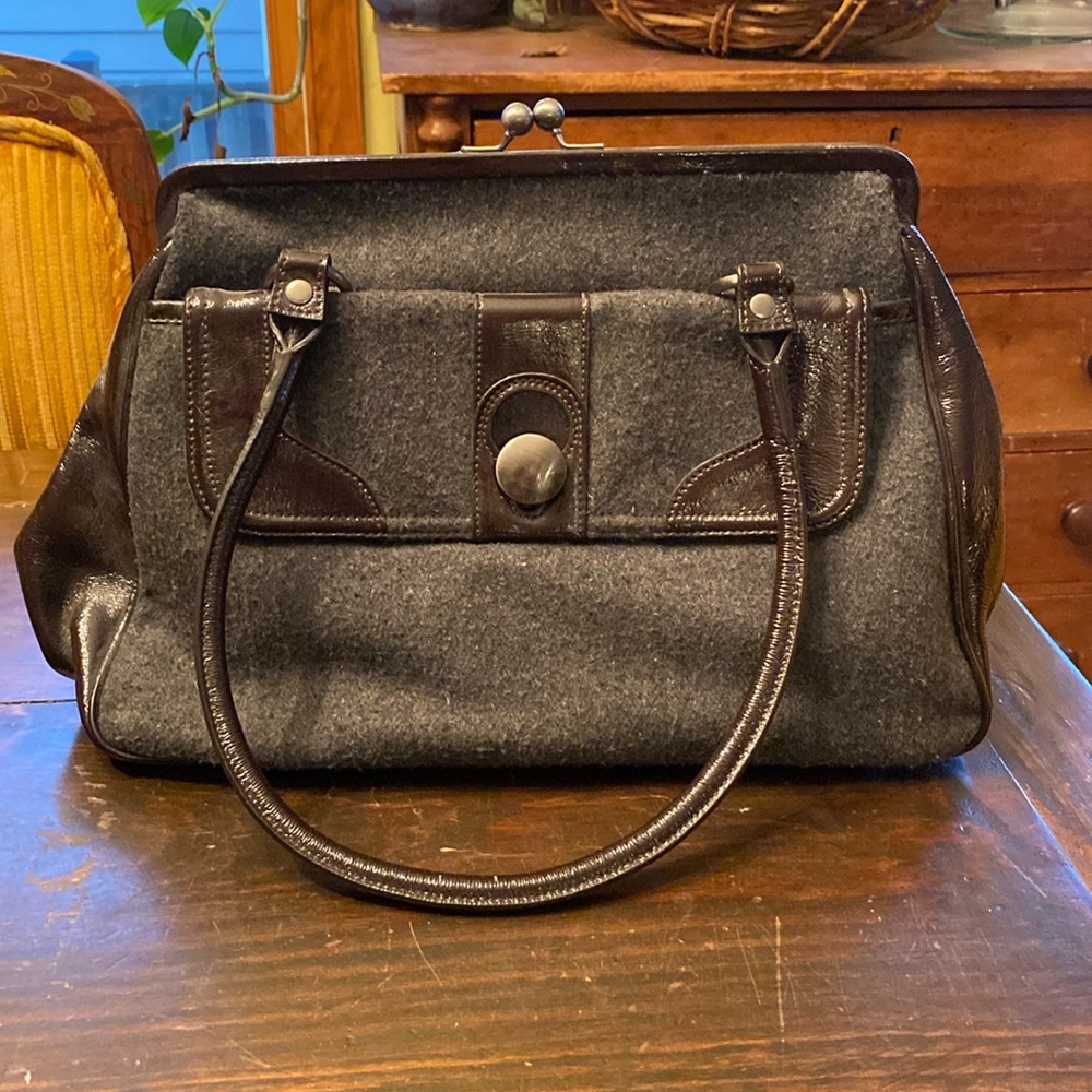 Hobo International kiss closure grey wool and leather